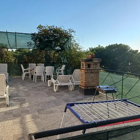 Villa Valkane Pet Friendly 150M From The Stunning Valkane Beach, City Indoor Pools-Fitness And City Mall Pula Exterior photo