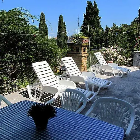 Villa Valkane Pet Friendly 150M From The Stunning Valkane Beach, City Indoor Pools-Fitness And City Mall Pula Exterior photo