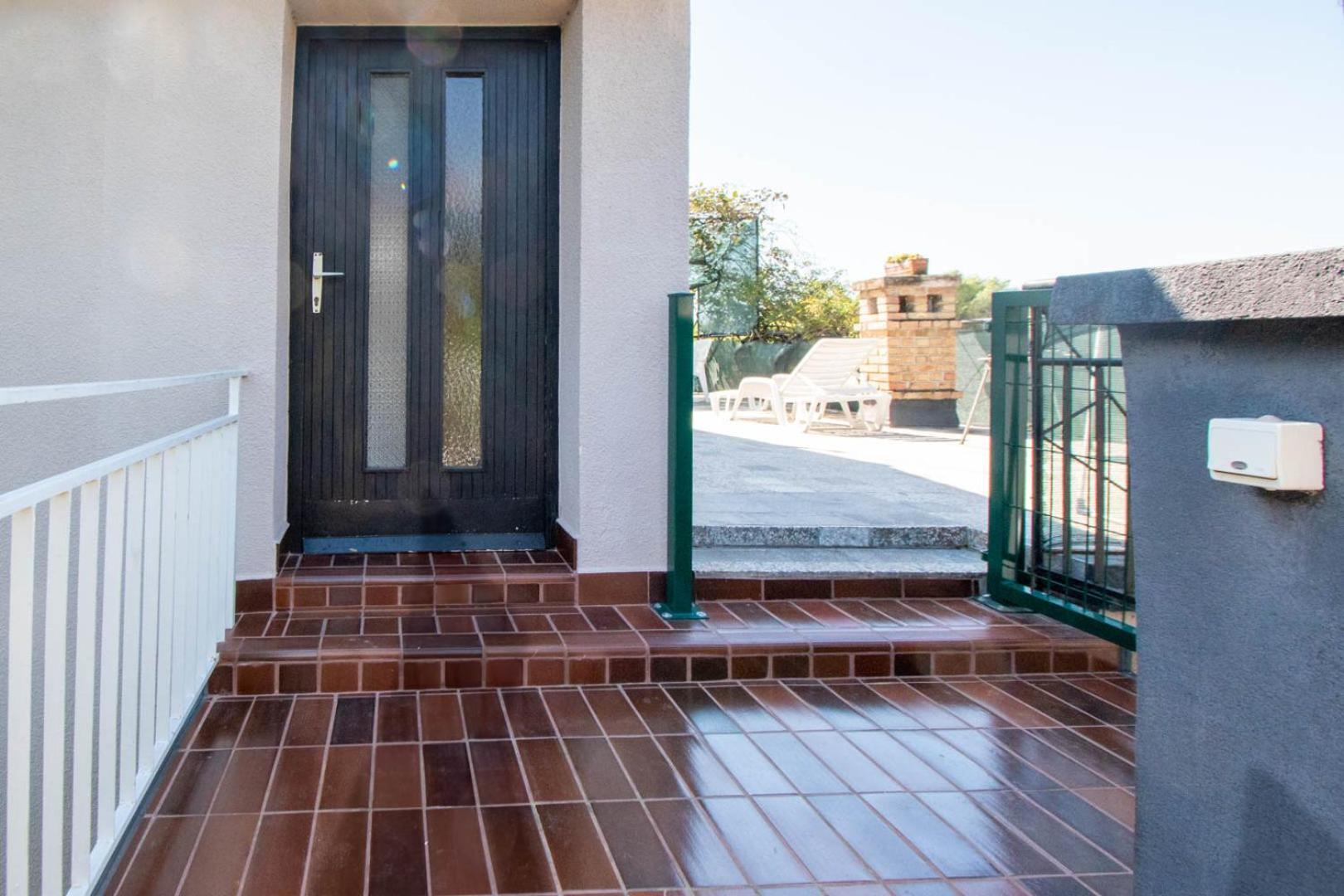 Valkane Pet Friendly 150m From The Stunning Valkane Beach, Indoor Pools-fitness And Mall Apartment *
